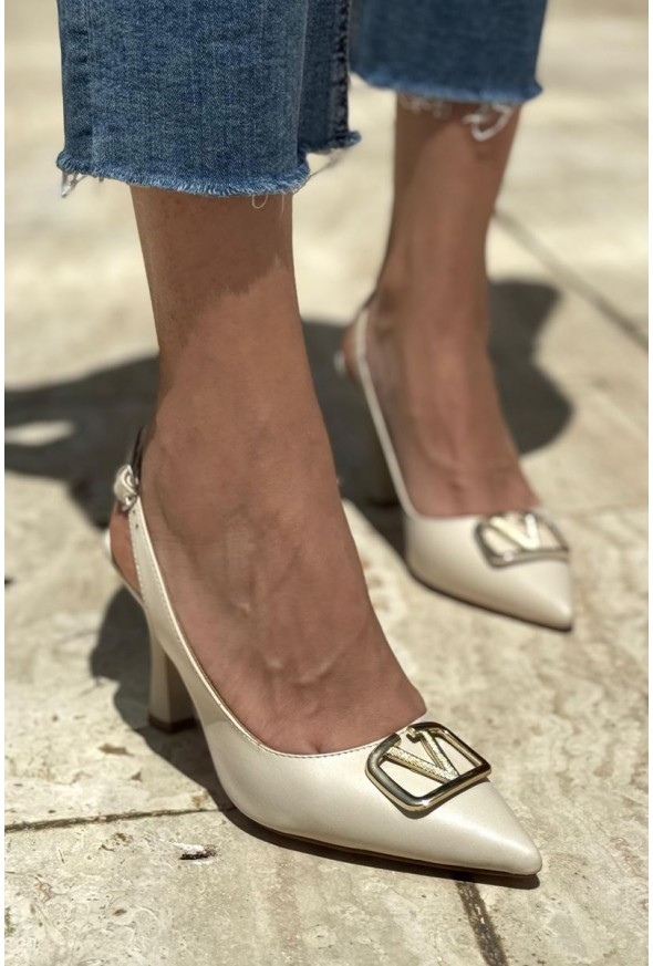 Chiara Bej Cilt Tokalı Orta Topuklu (8 cm) Klasik Topuklu Ayakkabı