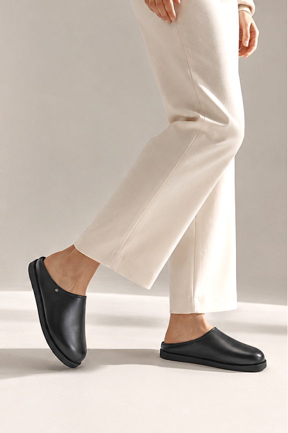Nova Comfort Hafif Yumuşak Taban Unisex Sabo Düz Siyah Cilt Terlik